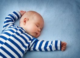 A baby side sleeper pillow can prevent babies from sleeping on their sides