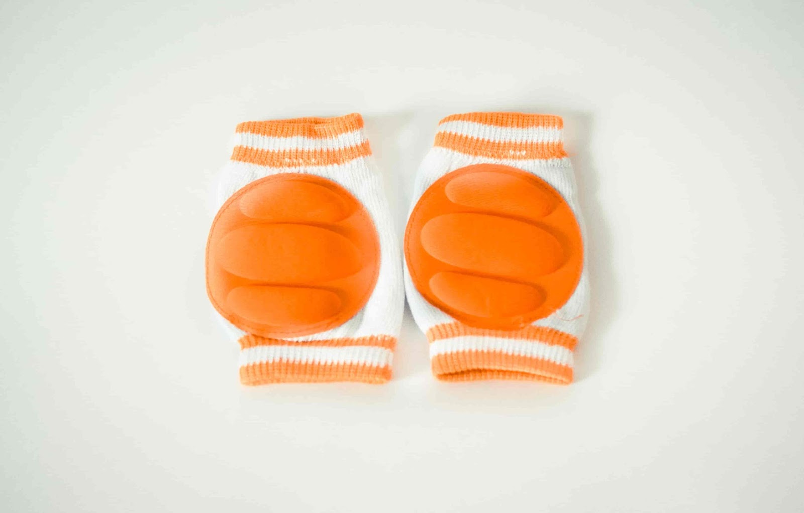 Anti slip knee pads for babies