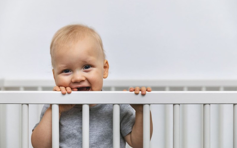 Cot bed bumper outlet bars