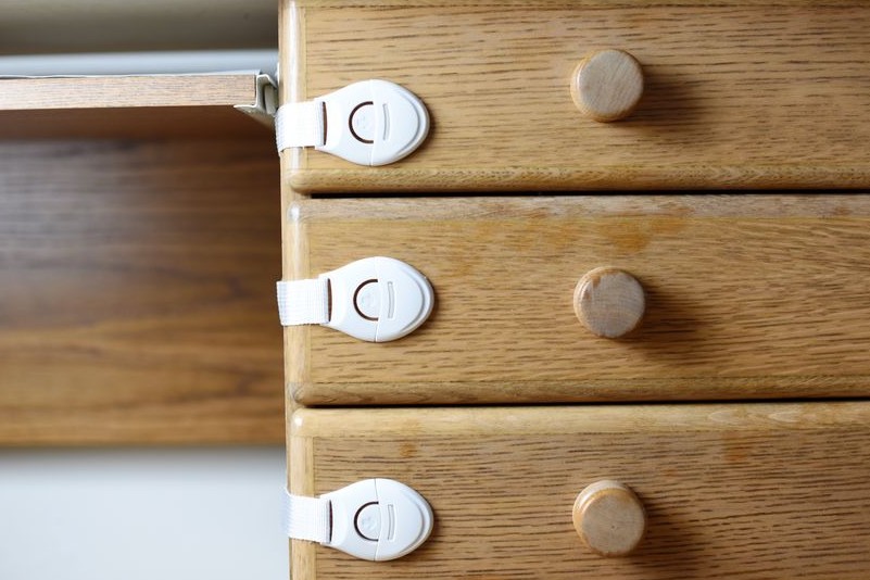 Child-proofing Drawers 