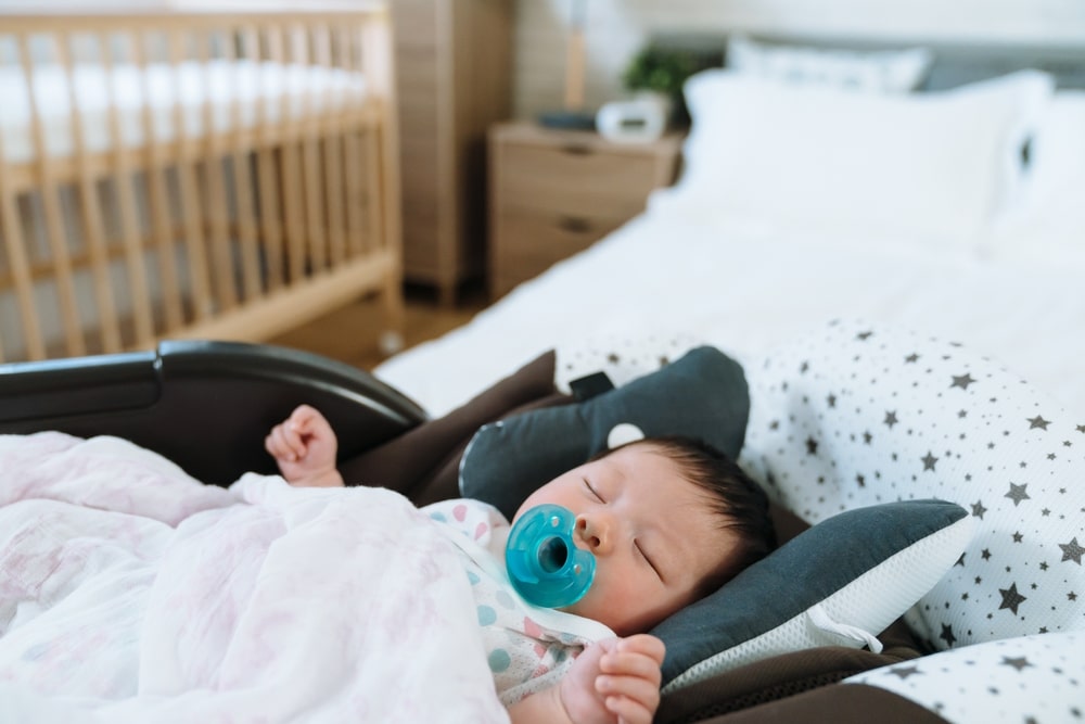 Safe for newborn outlet to sleep with pacifier