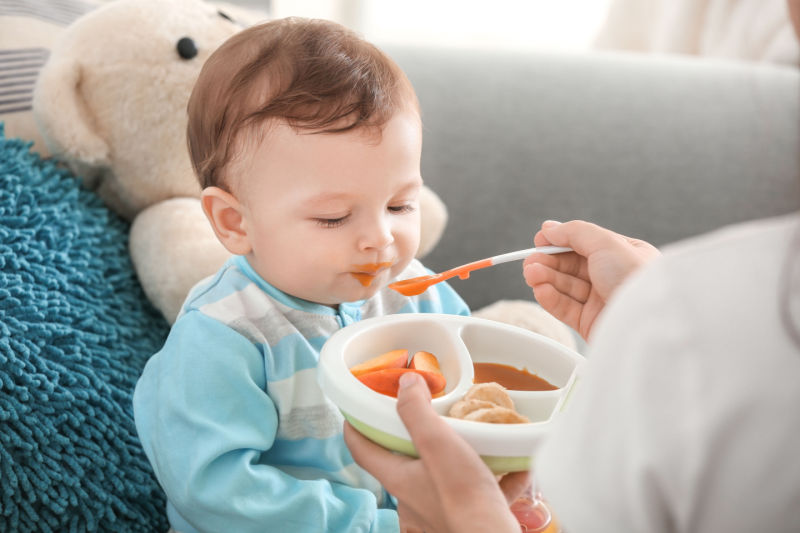 When Do Babies Start Feeding Themselves?, Baby Talk