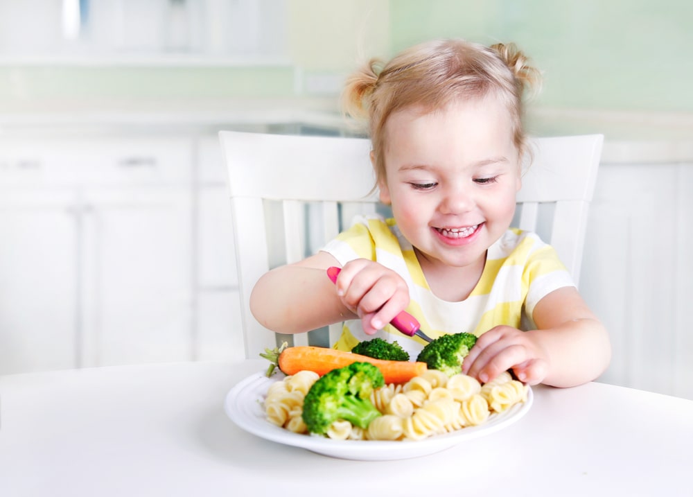 teach-your-baby-healthy-eating-habits-with-these-6-simple-yet-effective